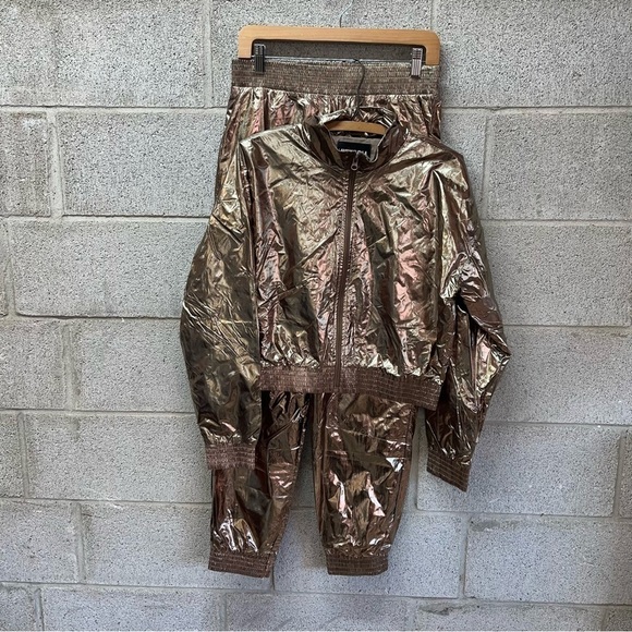 New Victoria Sport Metallic Active Set - Picture 1 of 13